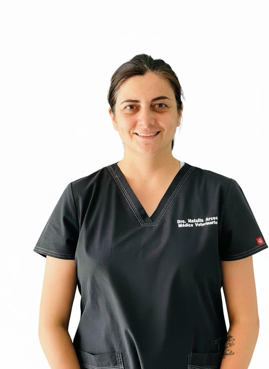 Dra. Natalia Arcos, médica veterinaria especialista en neurología y neurocirugía